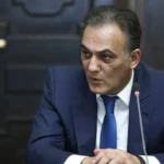 Media: Ərdoğan NATO sammitində Trampa xüsusi qızılı revolver hədiyyə edib